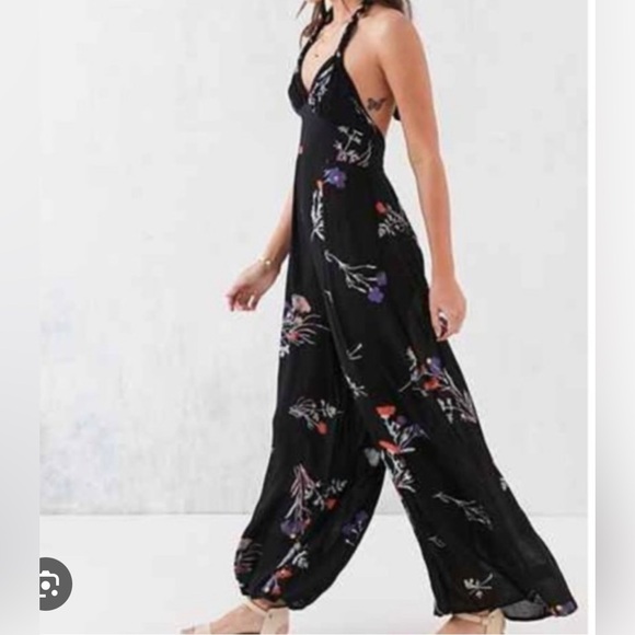 Blue Kimchi Halter Jumpsuit - Picture 3 of 3